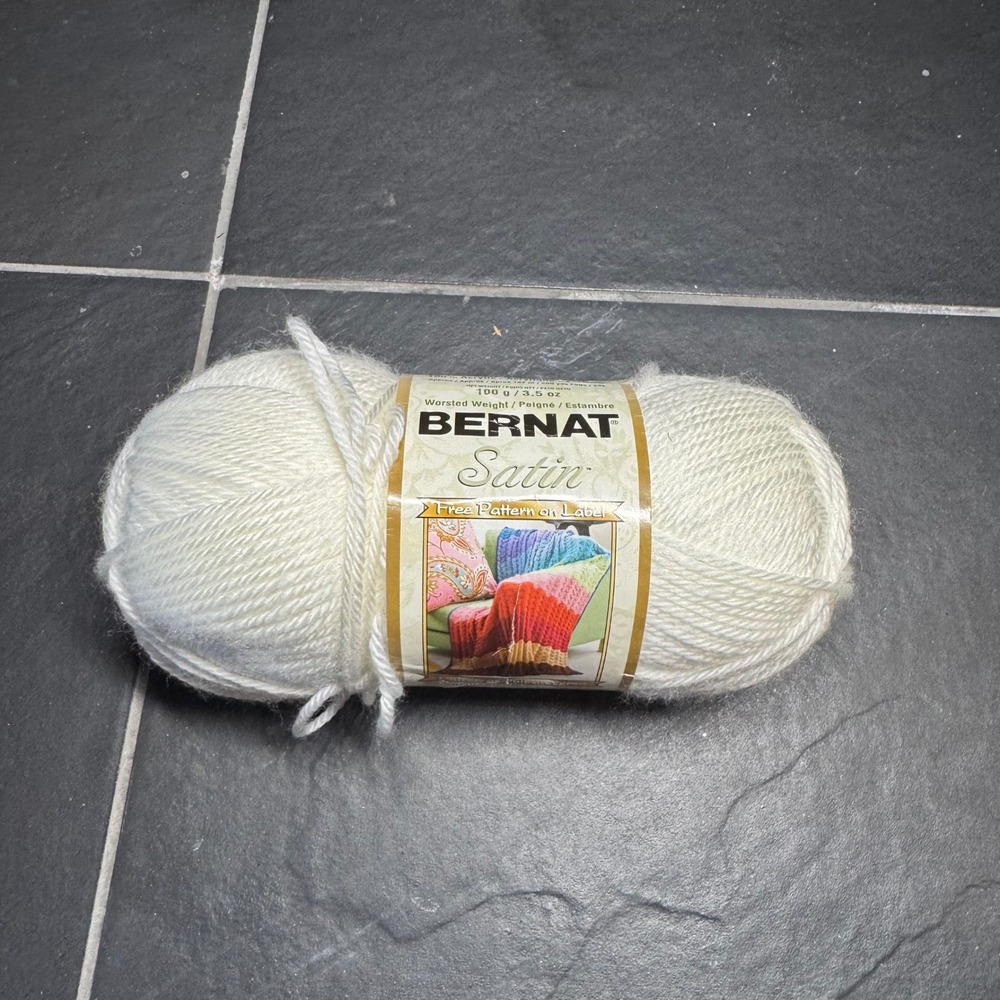 Bernat Satin Worsted Weight Acrylic Yarn 3.5oz Silk White Crochet Knitting Hobby
